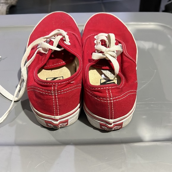 Red vans - Picture 3 of 5